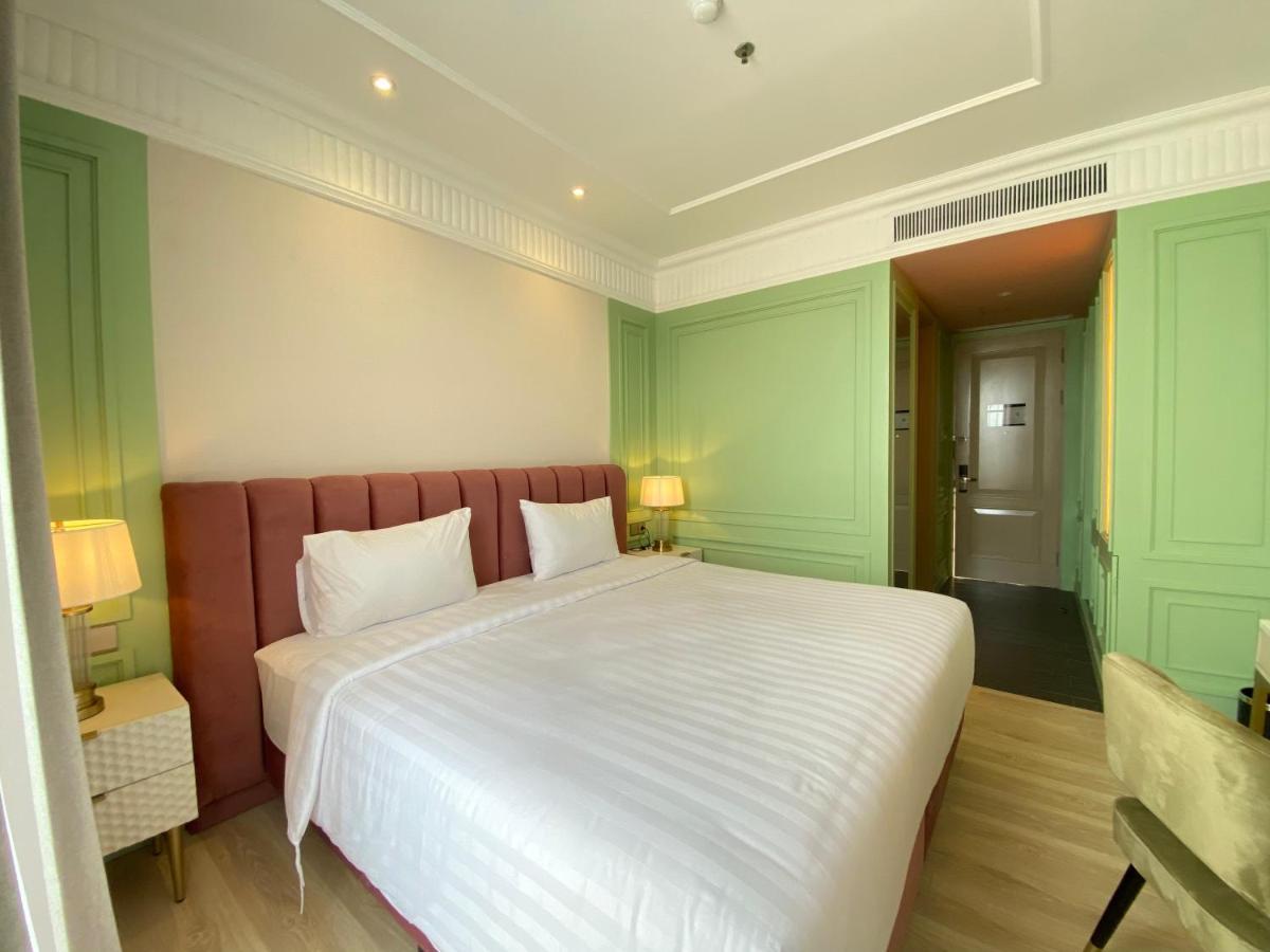 Maia Hotel Jakarta Exterior photo